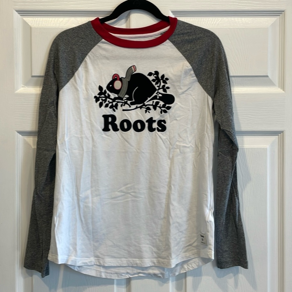 Super cozy Roots tshirt - long sleeve graphic print